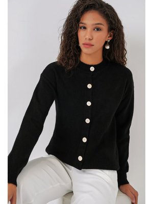 Siyah Düğmeli Hırka