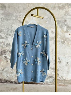 Tasarım Tül Çiçek Ve İnci Detaylı Hırkalı Triko Hırka