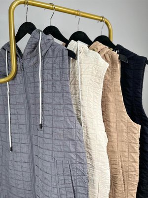 Kapüşonlu Boy Fermuarlı Ekose Dikişli Yelek