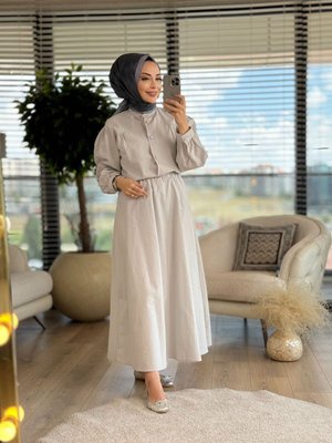 Önü Düğmeli Etekli Takım