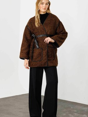 Deri Biyeli Kahve Tedy Mont