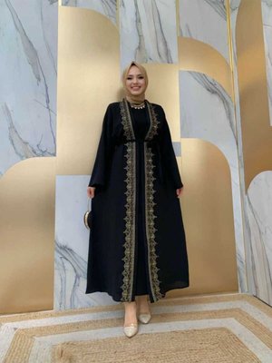 Önü Boydan Güpür İşlemeli Bel Bağlamalı Düz Ferace Siyah