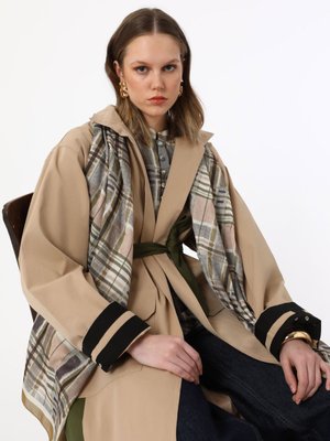 Bej Manşet Detaylı Renk Bloklu Trençkot