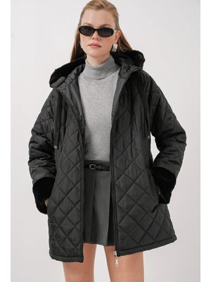 Siyah Kapüşonlu Kapitone Mont Siyah Kapüşonlu Kapitone Mont