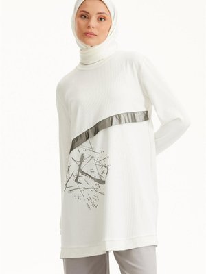 Önü Baskılı Sweatshirt Ekru Önü Baskılı Sweatshirt Ekru