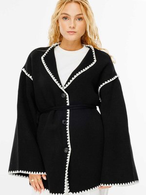 Biye İşleme Detaylı Siyah Hırka