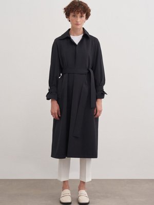 Kolları Apolet Detaylı Trençkot Kolları Apolet Detaylı Trençkot