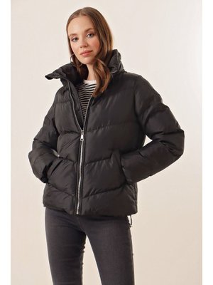 Siyah Dik Yaka Şişme Mont Siyah Dik Yaka Şişme Mont