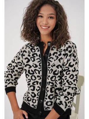 Beyaz Desenli Triko Hırka