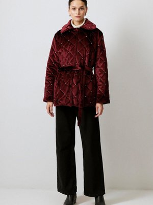 Taş Detaylı Kapitone Mont Taş Detaylı Kapitone Mont