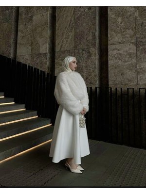 Kadın Beyaz Kloş Scuba Etek Tesettür Giyim Kadın Beyaz Kloş Scuba Etek Tesettür Giyim