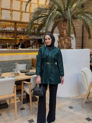 Zümrüt Kemerli Payetli Ceket