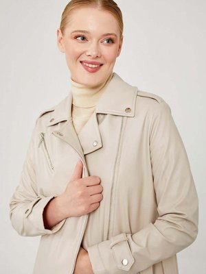 Taş Kemerli Uzun Deri Ceket