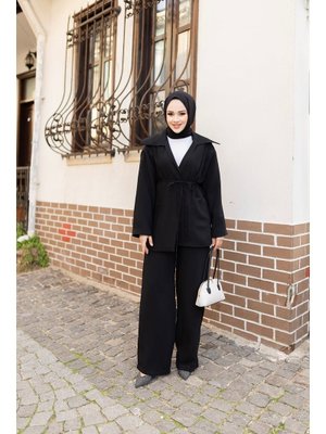 Siyah Yaka Detaylı Kuşaklı İkili Takım