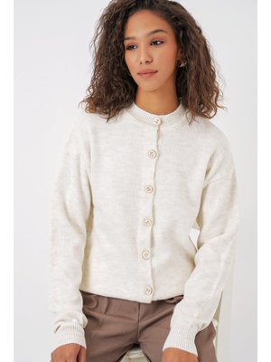 Ekru Düğmeli Hırka