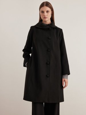 Asimetrik Yaka Kaban Asimetrik Yaka Kaban