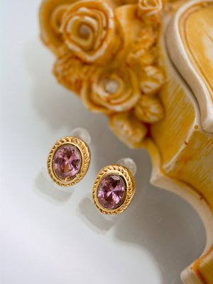 Vintage Küpe Altın Rengi Vintage Küpe Altın Rengi