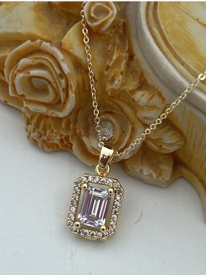 Baget Taşlı Kuyumcu İşçiliği Kolye Altın Rengi