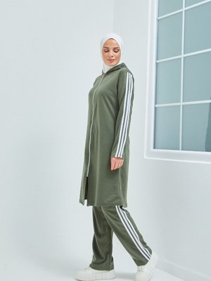 Haki Önden Fermuarli Testtür Eşofman Takımı Haki Önden Fermuarli Testtür Eşofman Takımı