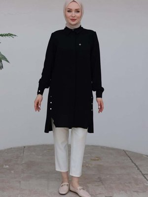 Trend Gömlek Yakalı Gizli Düğmeli Tunik Siyah Trend Gömlek Yakalı Gizli Düğmeli Tunik Siyah