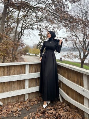 Şila Önü Boncuk Detaylı Balon Kol Tesettür Elbise Şila Önü Boncuk Detaylı Balon Kol Tesettür Elbise