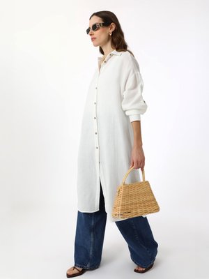 Beyaz Müslin Kumaşlı Uzun Basic Tunik