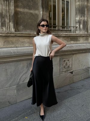 Siyah Crep Saten Uzun Etek Siyah Crep Saten Uzun Etek