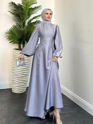 Orya Yanları Sıkmalı Saten Abiye Elbise Gri Orya Yanları Sıkmalı Saten Abiye Elbise Gri