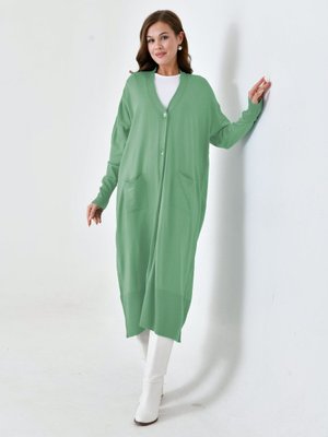 Uzun Düğmeli Triko Hırka