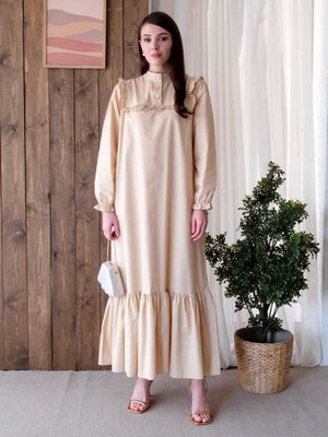 Krem Yakası Fırfır Detay Elbise