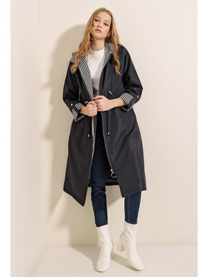 Lacivert Beli Büzgülü Kapüşonlu Trençkot Lacivert Beli Büzgülü Kapüşonlu Trençkot