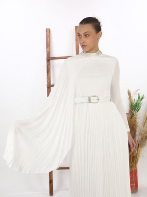 Yaka Taş İşlemeli Deri Kemerden Uzun Elbise