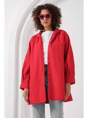 Kırmızı Kapüşonlu Trençkot Kırmızı Kapüşonlu Trençkot