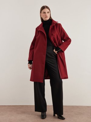 Asimetrik Yaka Kaban Asimetrik Yaka Kaban