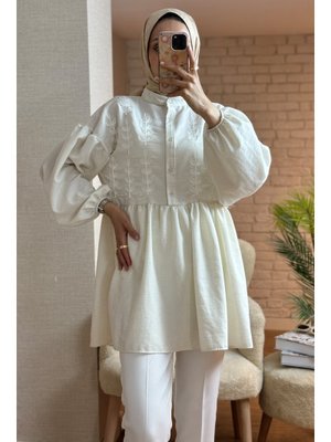 Beyaz Önü Çiçek Nakışlı Tunik