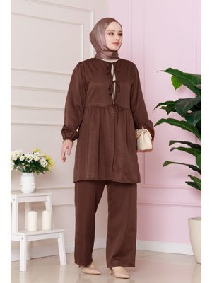 Kahverengi Önü Bağlamalı Pantolonlu Takım