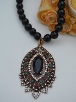 Siyah Oniks Kordonlu Özel Tasarım Kolye