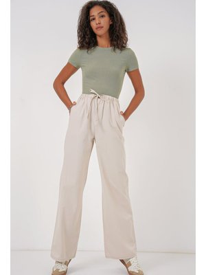 Krem Bol Paça Yüksek Bel Pantolon Krem Bol Paça Yüksek Bel Pantolon
