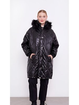 Çikarilabilir Kapüsonlu Genis Kalip Kadin Mont