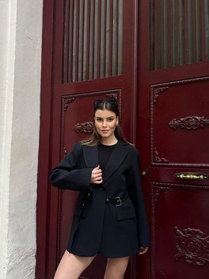 Siyah Kemer Detaylı Astarlı Blazer Ceket