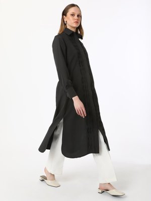 Siyah Nervür Ve Yırtmaç Detaylı Poplin Tunik