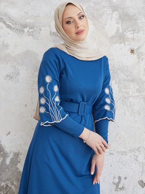 Nakış Desen Elbise Mavi Nakış Desen Elbise Mavi