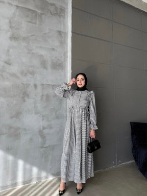 Siyah Gofre Fırfırlı Elbiise