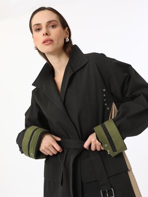 Siyah Manşet Detaylı Renk Bloklu Trençkot