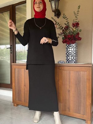 İnci Plise Etekli Triko Takım Siyah İnci Plise Etekli Triko Takım Siyah