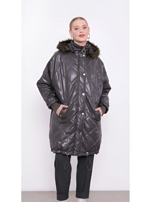 Çikarilabilir Kapüsonlu Genis Kalip Kadin Mont