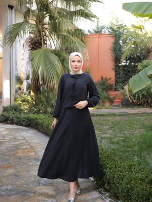 Siyah Fiyonklu Etekli Takım