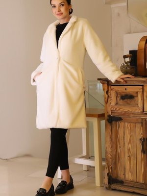 Beyaz Cepli Tek Düğme Kaban