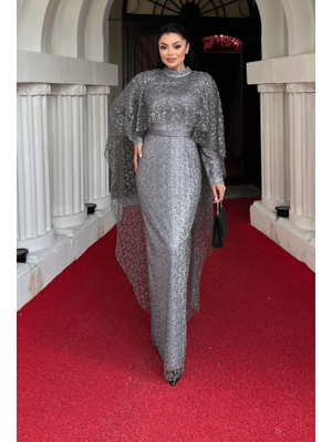 Gri Full Boncuk Kumaş Pelerin Detaylı Abiye Elbise Gri Full Boncuk Kumaş Pelerin Detaylı Abiye Elbise