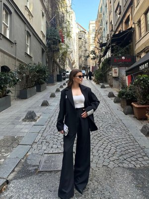 Siyah Barkod Armalı Astarlı Blazer Ceket